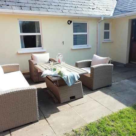 Bovinda Cottage - By The Beach, Bettystown Exteriör bild