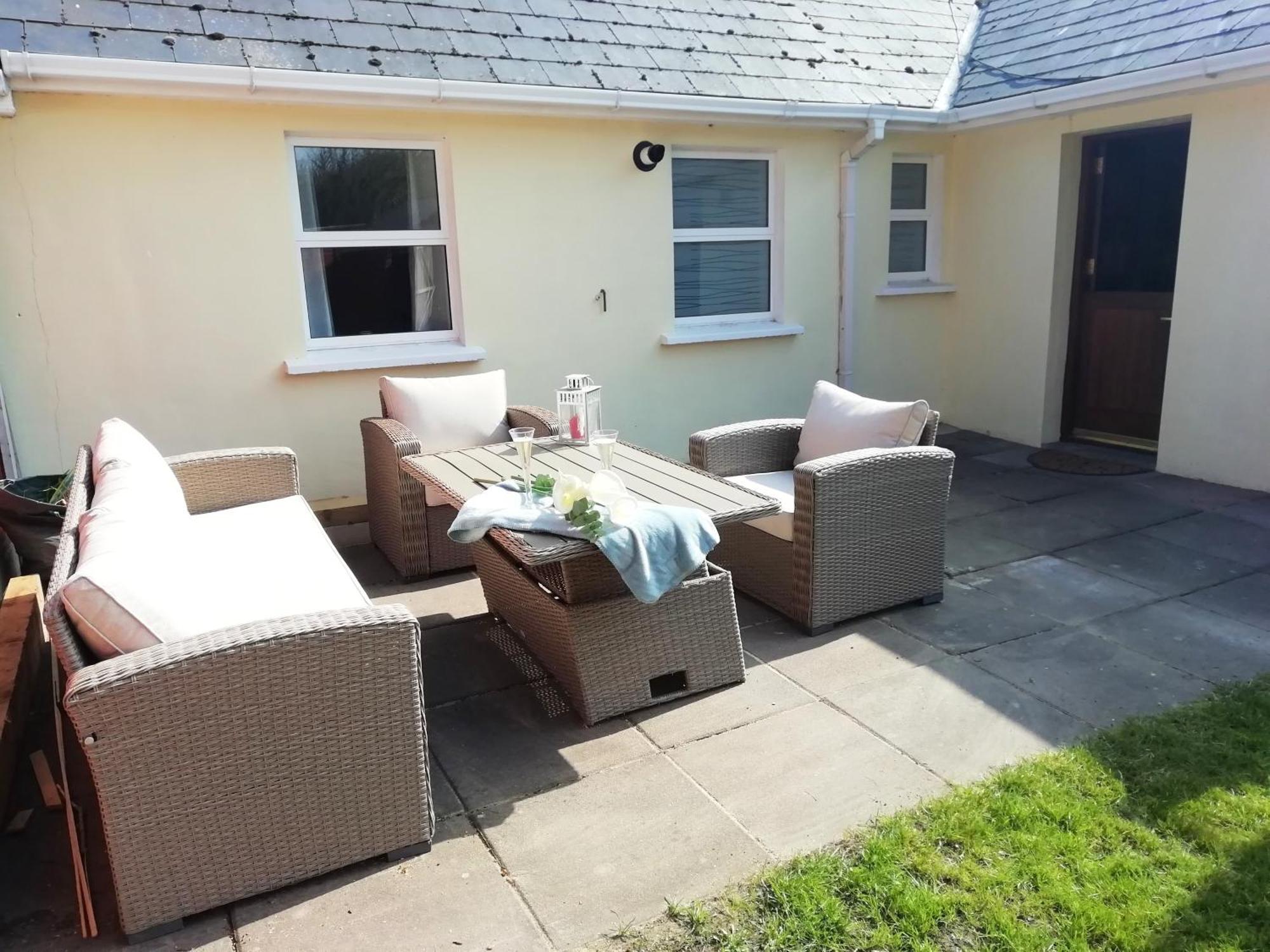 Bovinda Cottage - By The Beach, Bettystown Exteriör bild